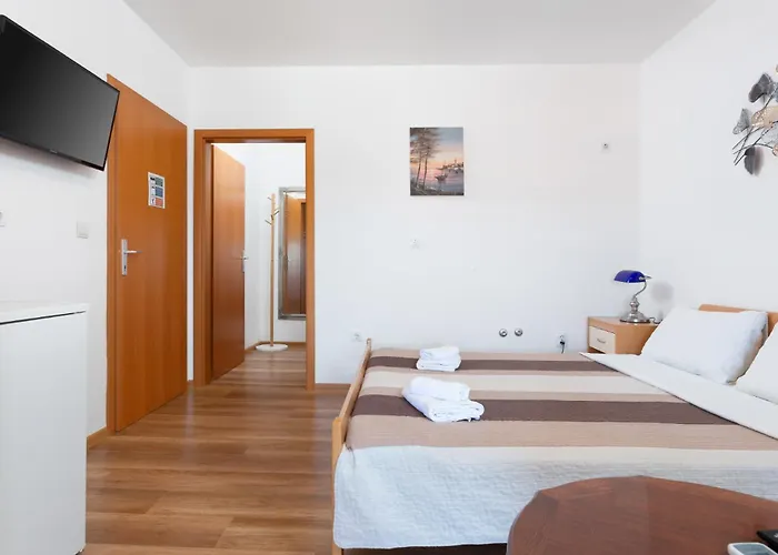 Marco Polo - M5 - Mpolo Gostinjska kuća 3*
